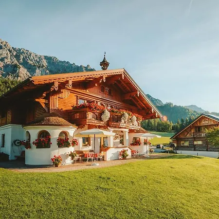Отель Lindenhof 4*