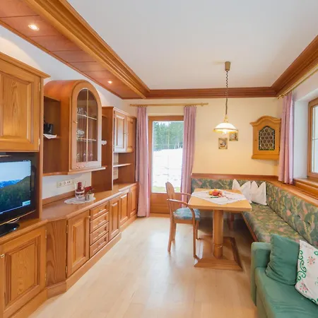 Отель Lindenhof 4*