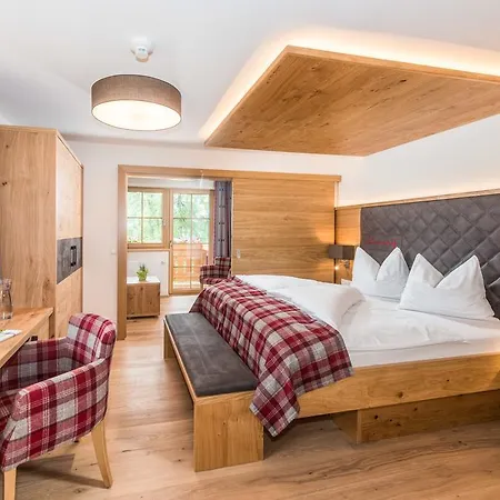 Отель Lindenhof 4*