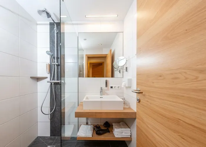 Lindenhof فندق رامساو أم داتشستين